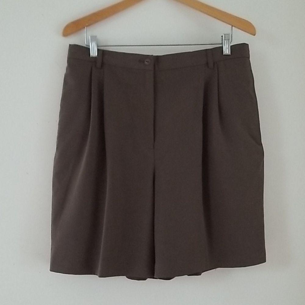 VTG Travel Smith Womens Cappuccino Travel Shorts, 16P